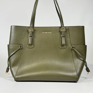 Michael Kors Voyager Tote